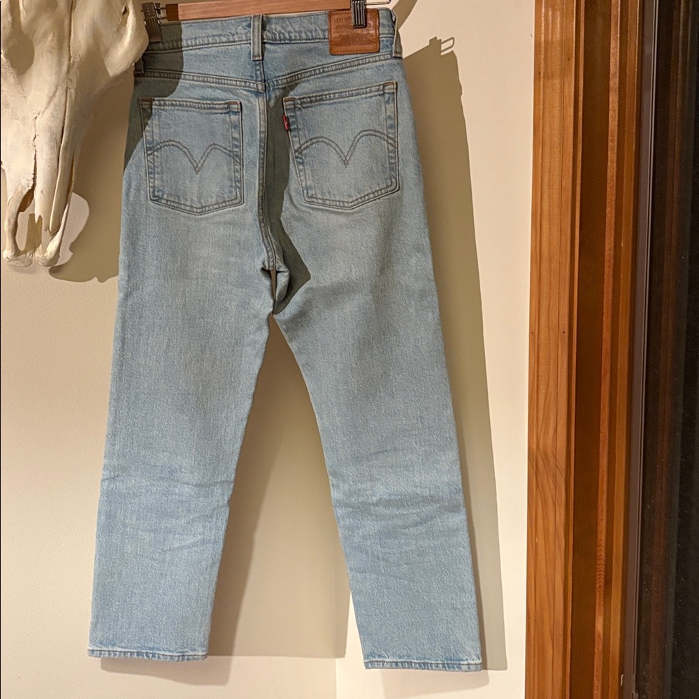 Levi's Classic Wedgie Straight Light Blue Straight Jeans size 26 - Picture 2 of 5